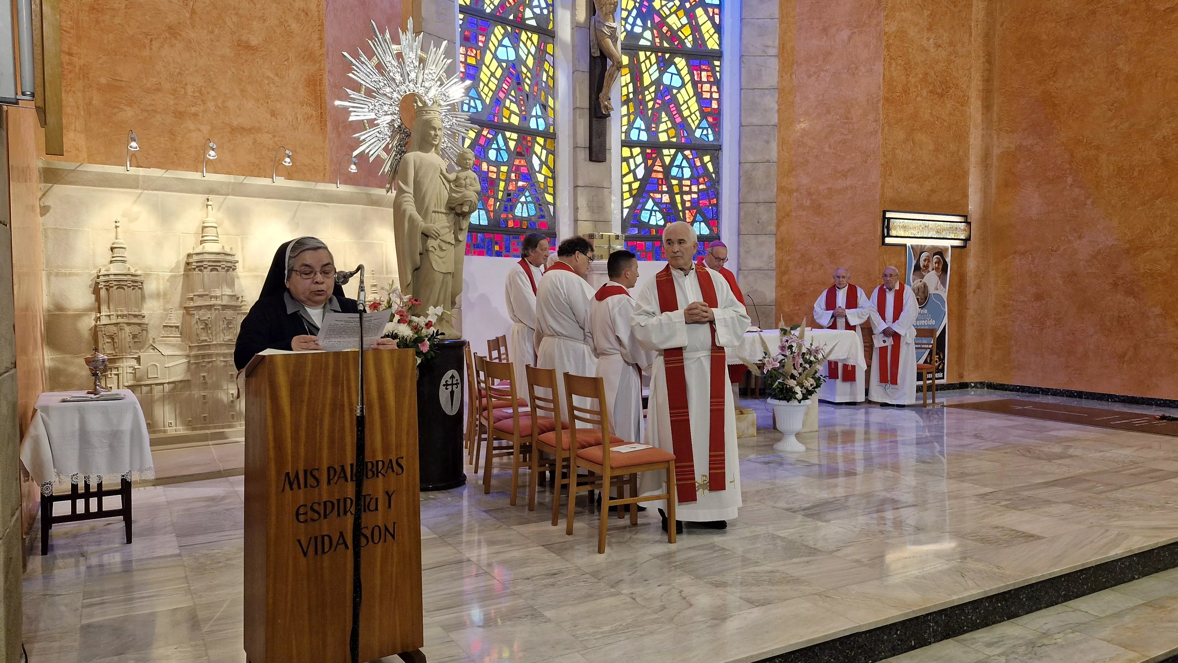 Misa por el 85 aniversario de las Misioneras de Nuestra Señora del Pilar.