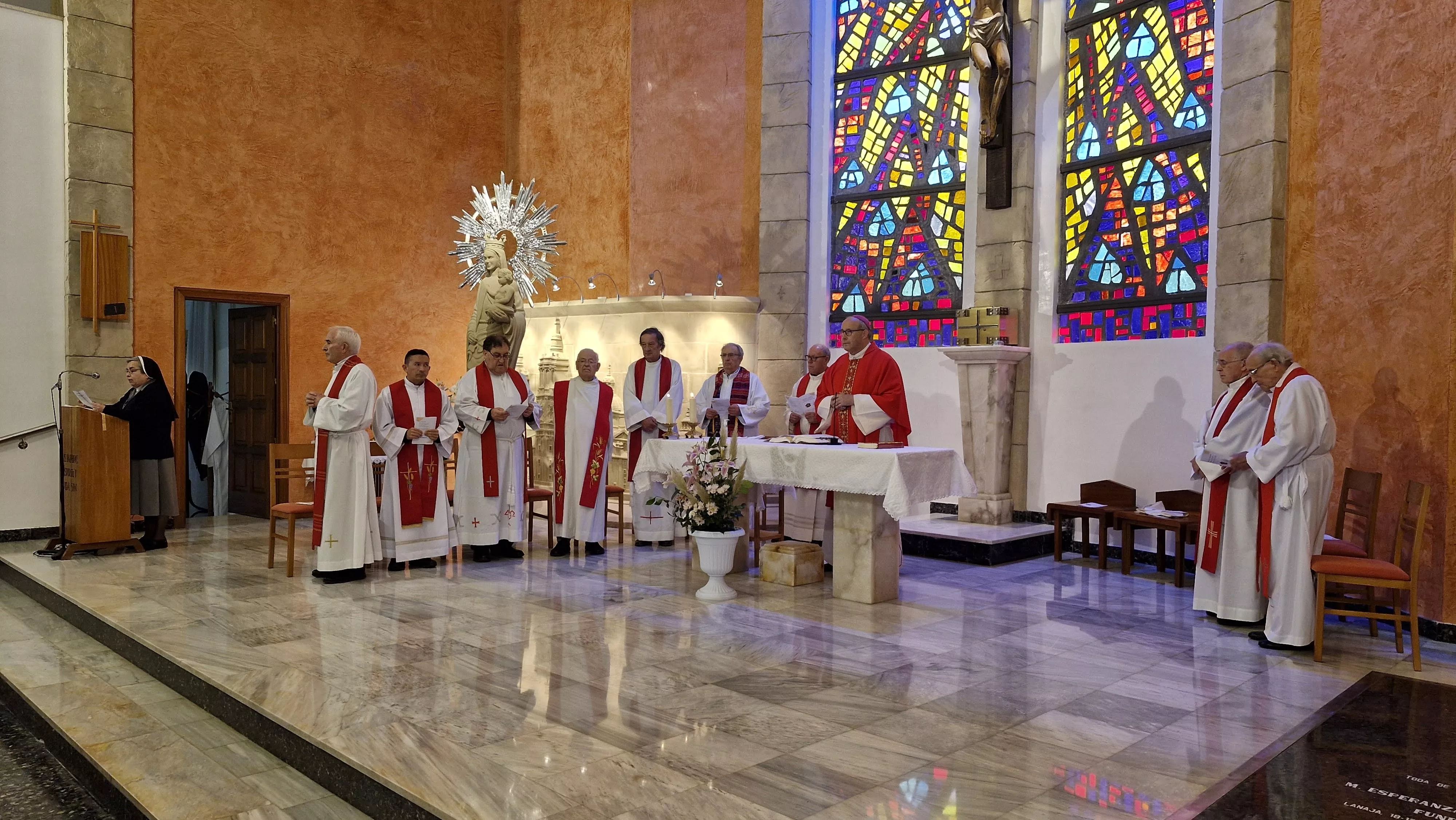Misa por el 85 aniversario de las Misioneras de Nuestra Señora del Pilar.