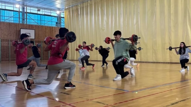 Ejercicio en el pabellón del Pirámide Ejercicio en el pabellón del Pirámide