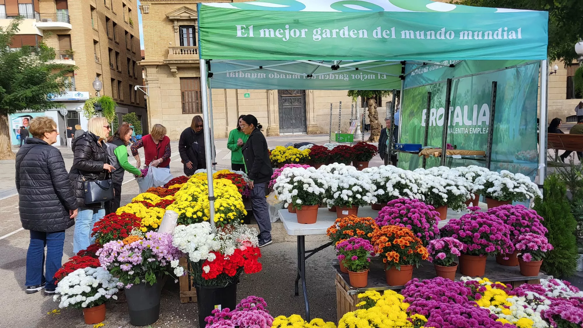 Puestos de flores por Todos los Santos en la Plaza de Navarra