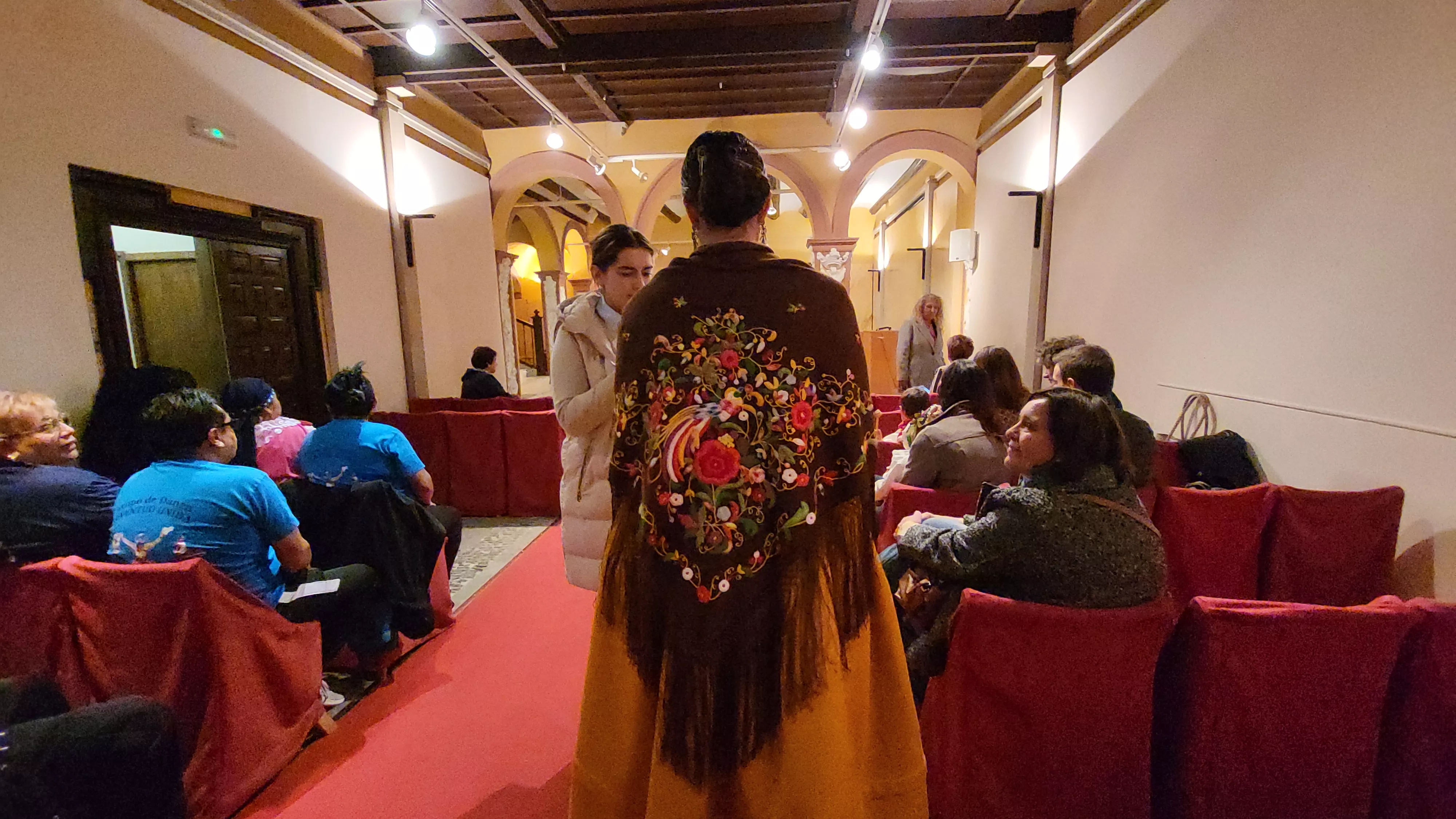 Entrega de premios del LIV Certamen de exaltación de indumentaria tradicional aragonesa de Huesca. Foto Mercedes Manterola