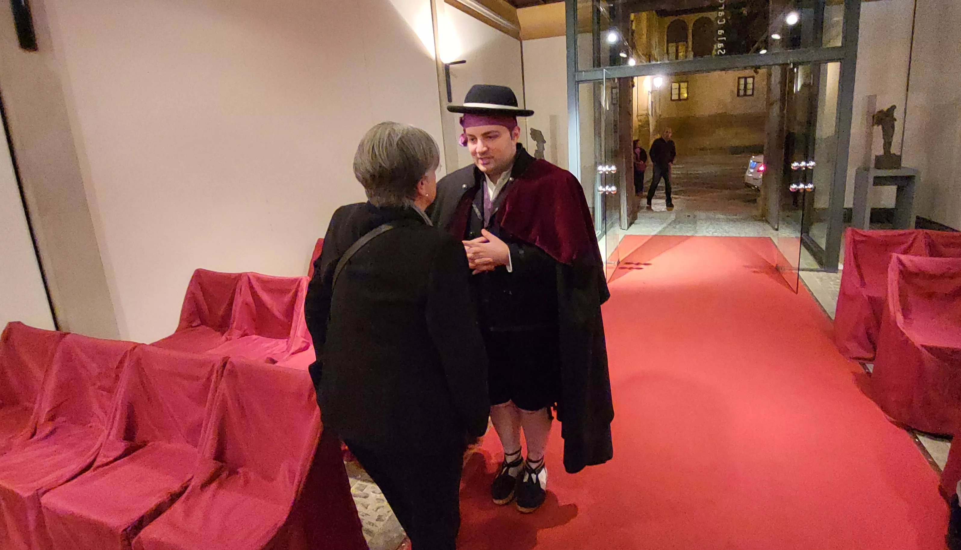 Entrega de premios del LIV Certamen de exaltación de indumentaria tradicional aragonesa de Huesca. Foto Mercedes Manterola