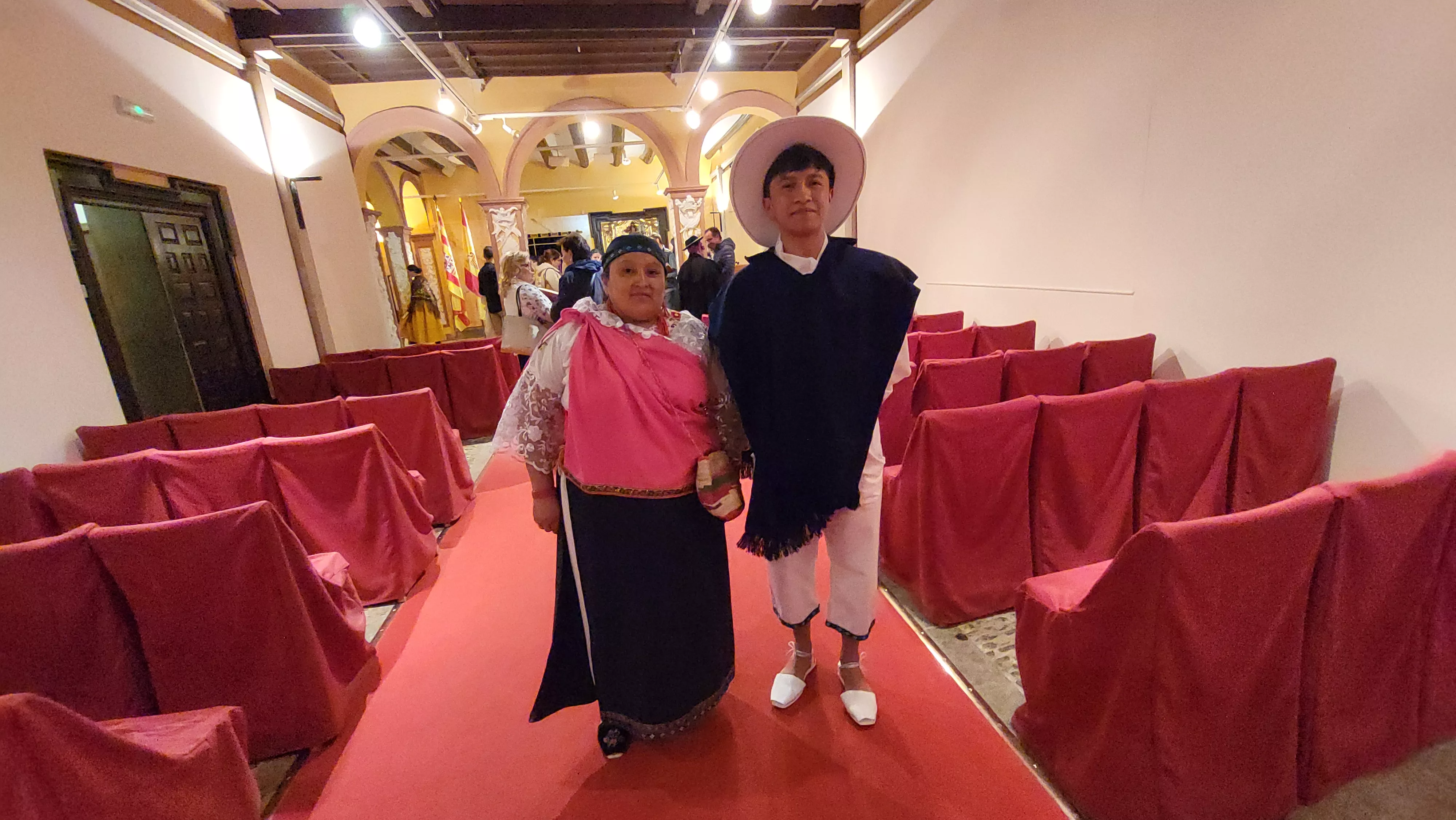 Entrega de premios del LIV Certamen de exaltación de indumentaria tradicional aragonesa de Huesca. Foto Mercedes Manterola