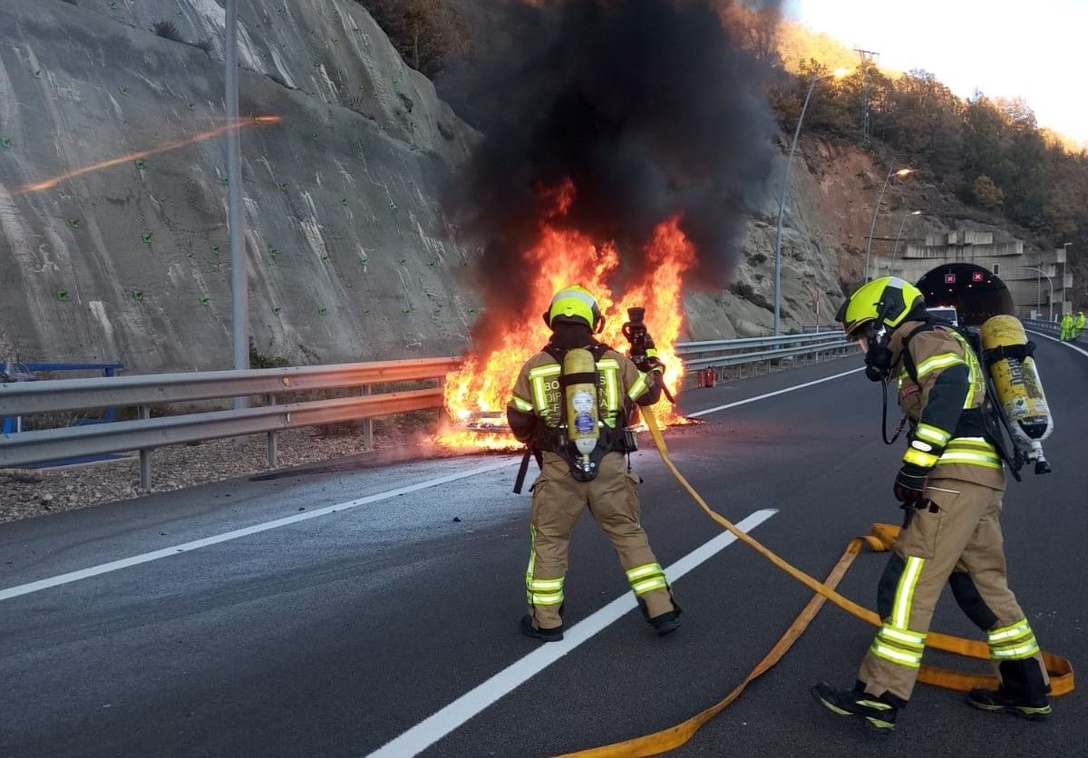 Imagen de una actuación de los bomberos del parque del Speis de Sabiñánigo.