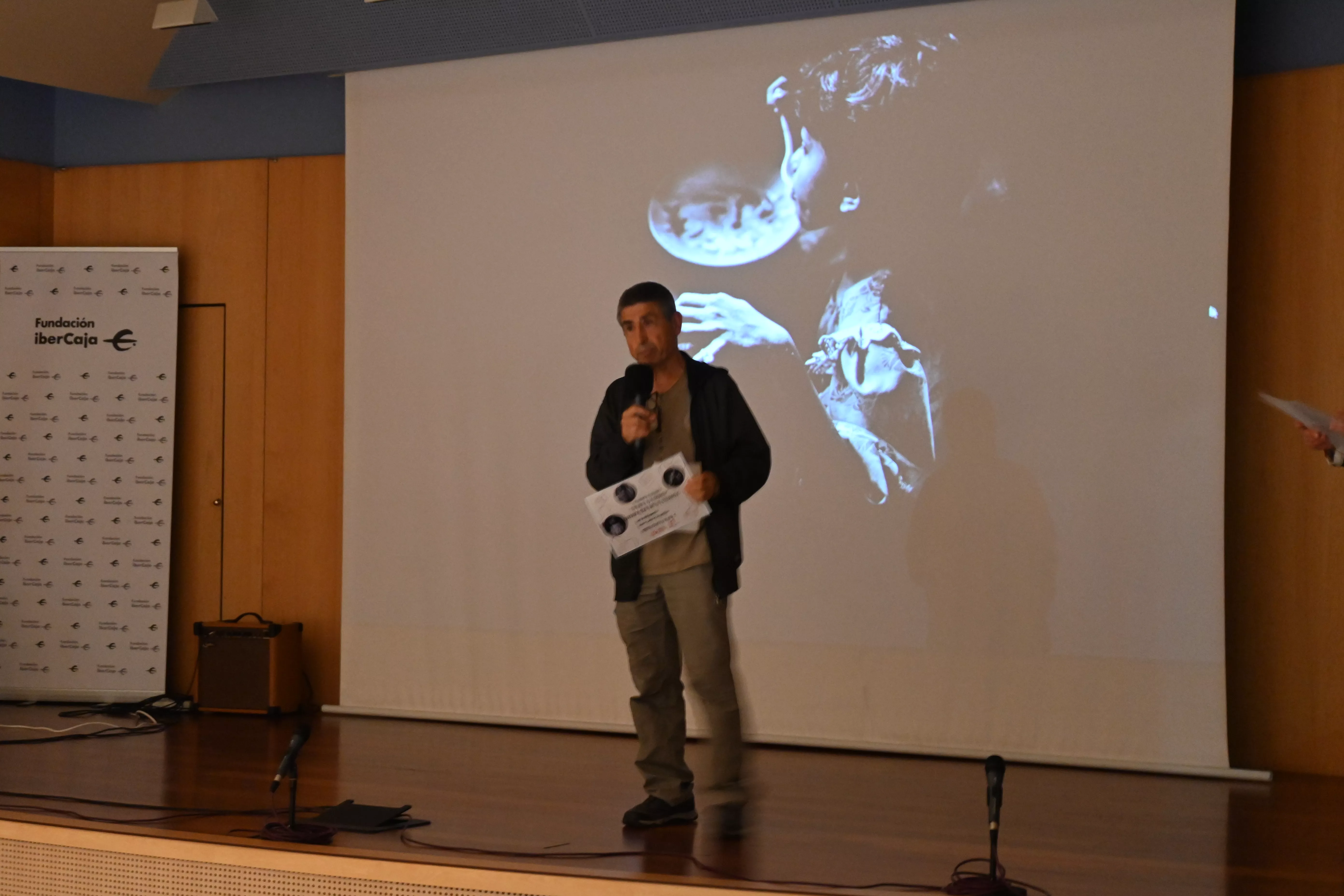 Inauguración de la Muestra Fotográfica Un Viaje a la Esperanza de Entarachen-Bosco Global. Foto Carlos Jalle