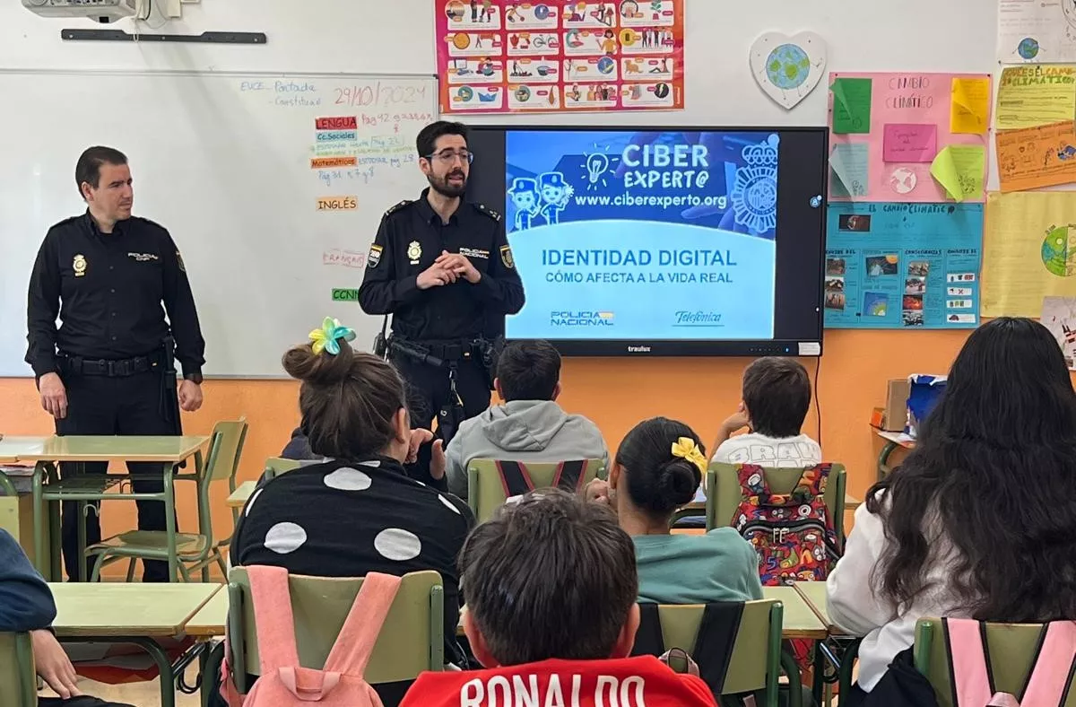 El programa de Ciberexpert@ de la Policía Nacional se ha iniciado en un colegio de Jaca.