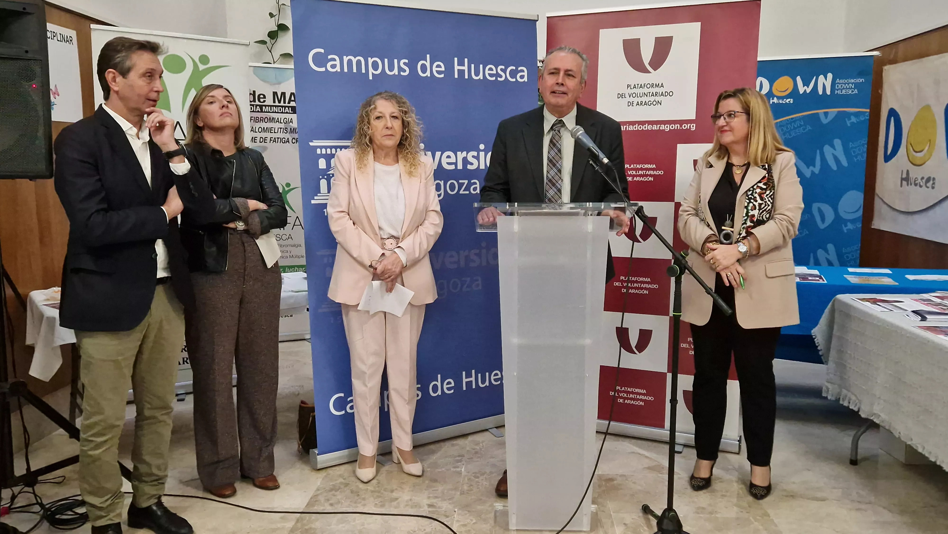 Carlos Campo, dirigiéndose a los asistentes. Foto Myriam Martínez