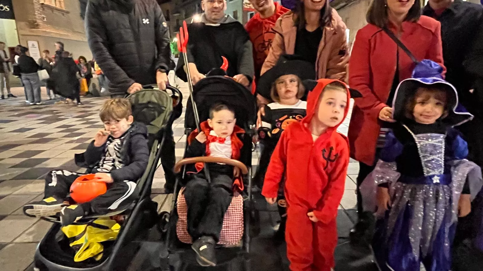 Celebración de la fiesta de Halloween en Huesca. Foto Mercedes Manterola