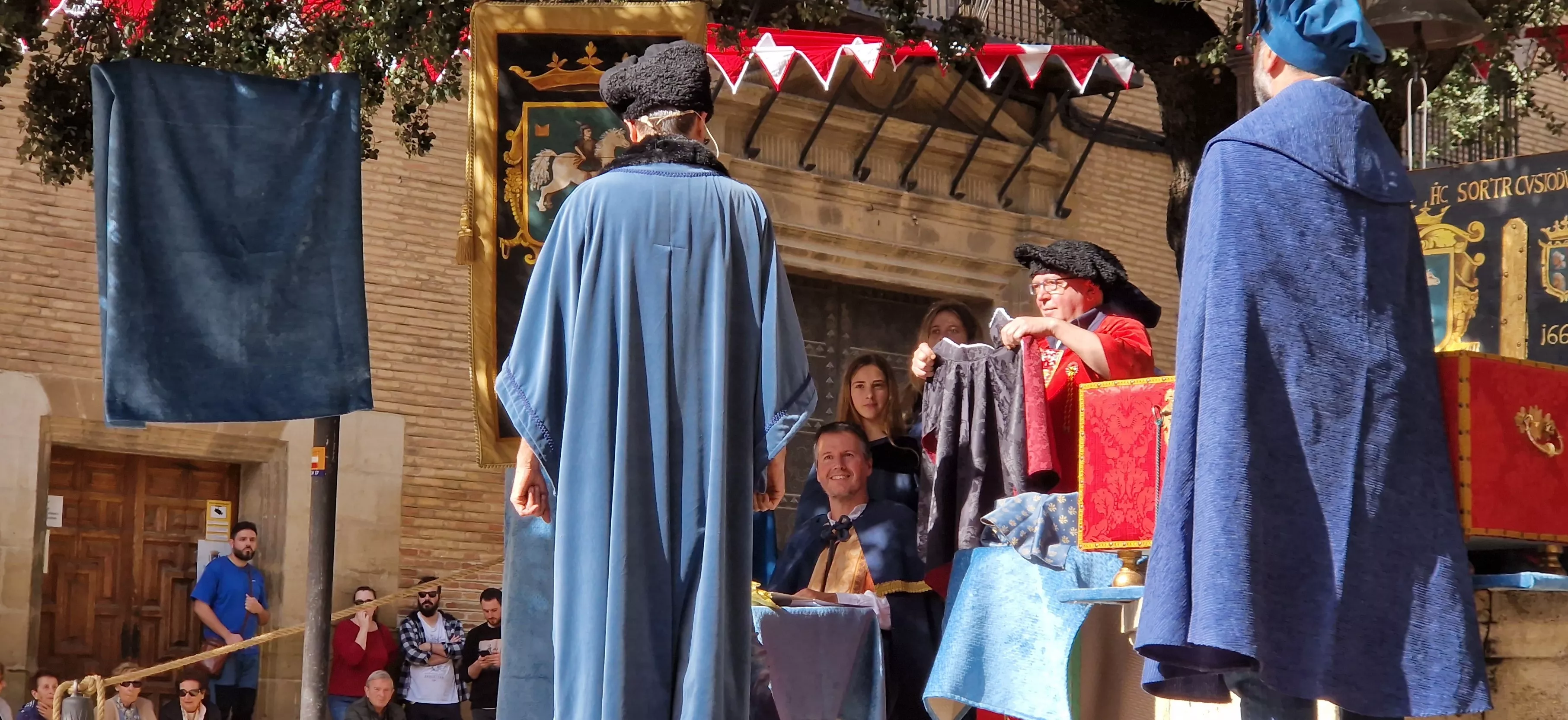  Ceremonia de insaculación o extracción de oficios de Huesca 2024. Foto Myriam Martínez 