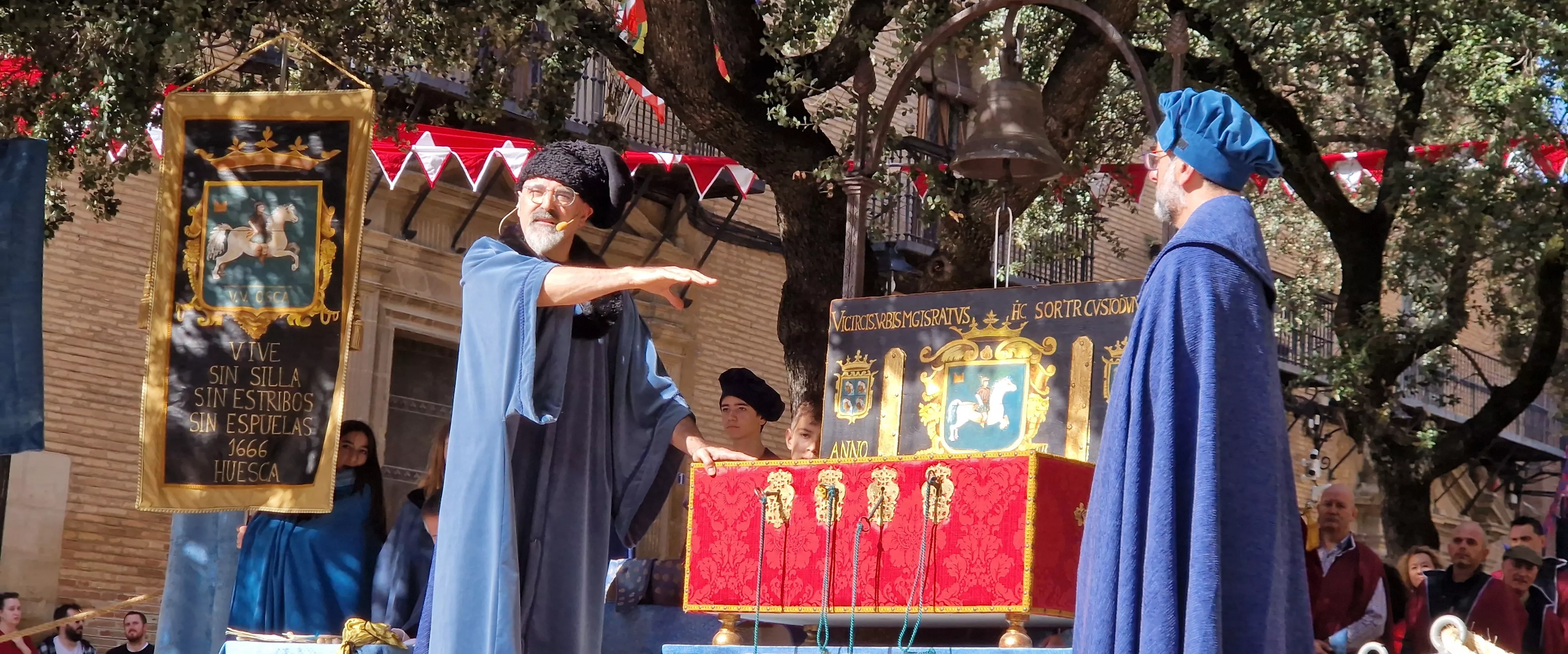  Ceremonia de insaculación o extracción de oficios de Huesca 2024. Foto Myriam Martínez 