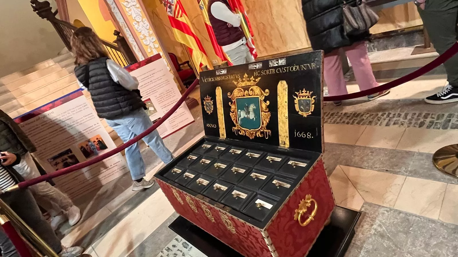 Exposición sobre la insaculación en el Colegio Santiago de Huesca. Foto Mercedes Manterola