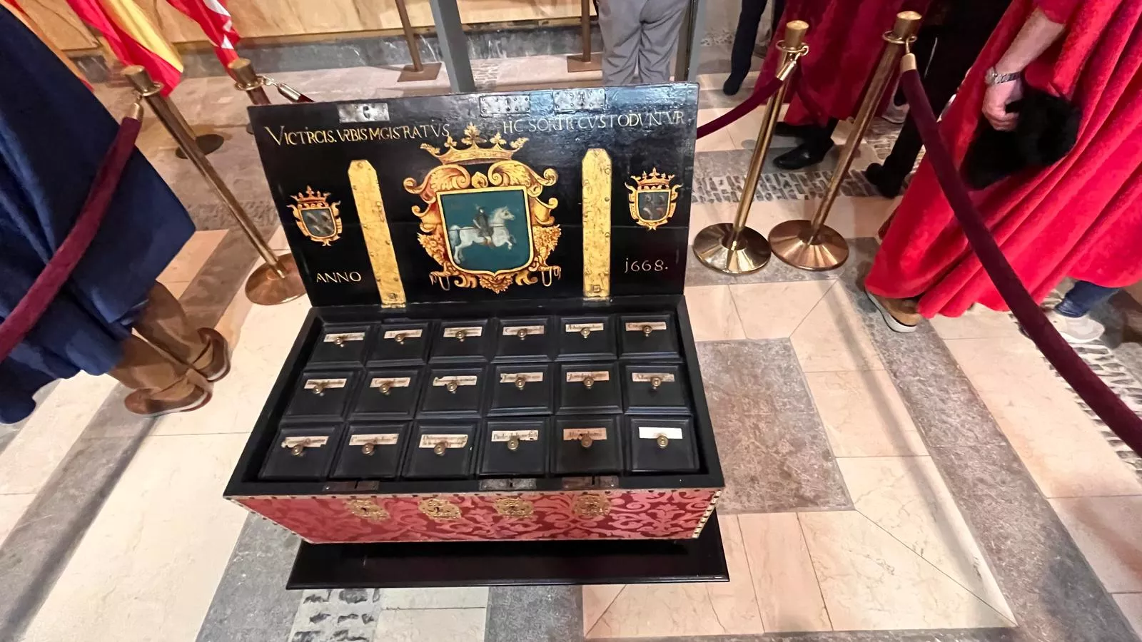 Exposición sobre la insaculación en el Colegio Santiago de Huesca. Foto Mercedes Manterola