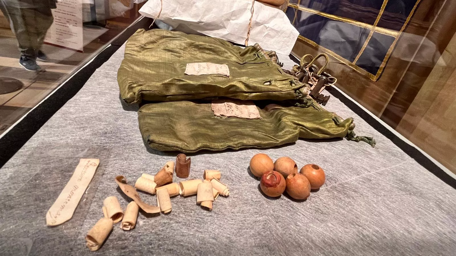 Exposición sobre la insaculación en el Colegio Santiago de Huesca. Foto Mercedes Manterola