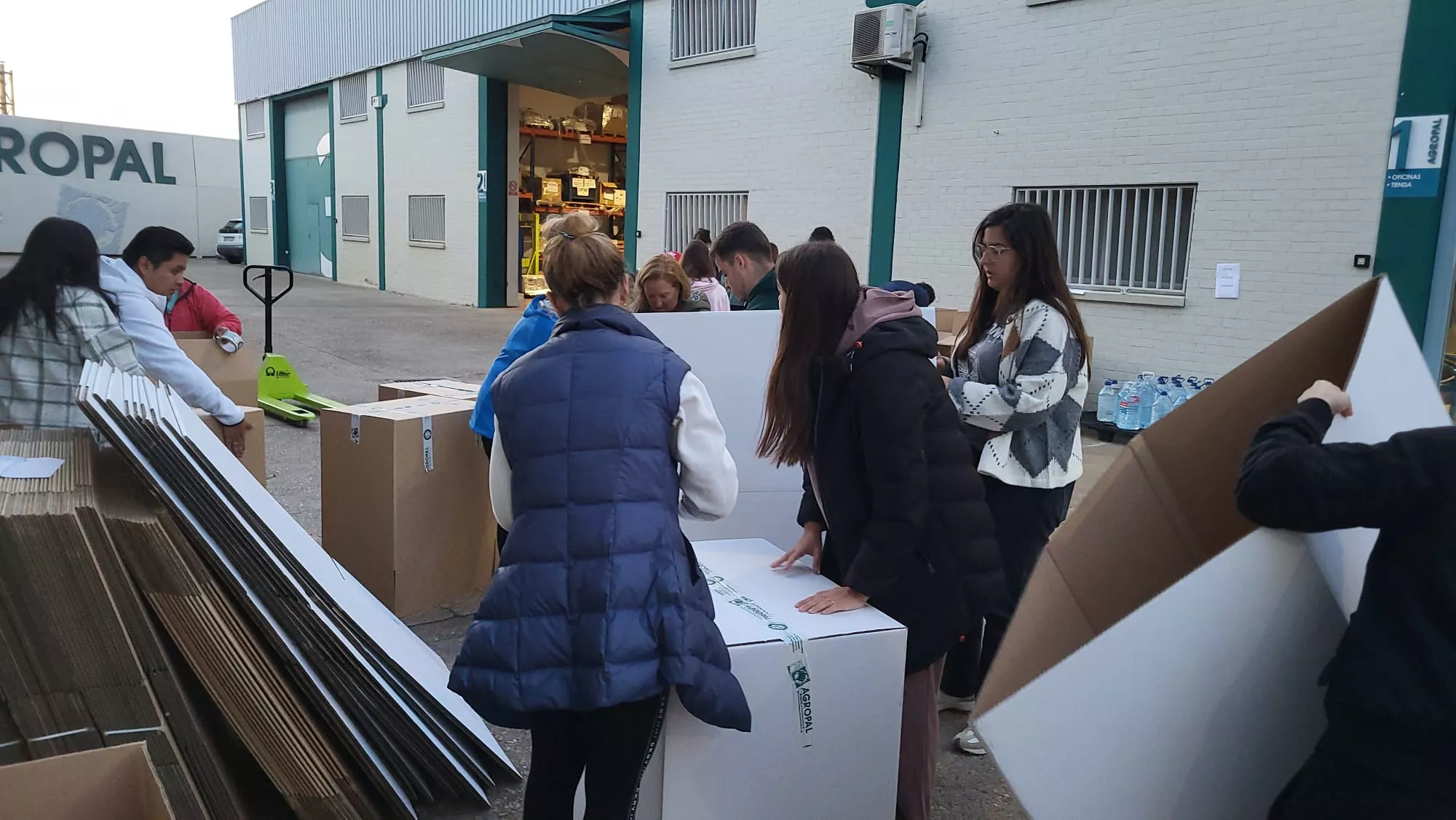 Recogida de productos para Valencia en Agropal de Huesca