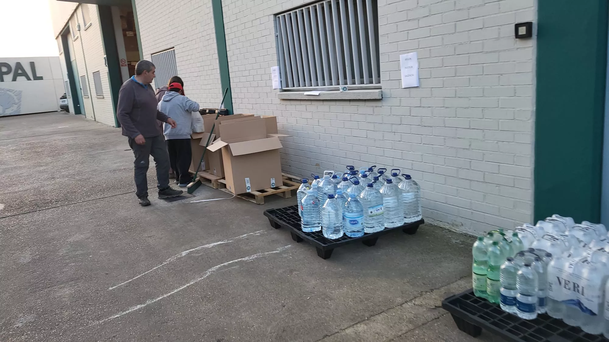 Recogida de productos para Valencia en Agropal de Huesca