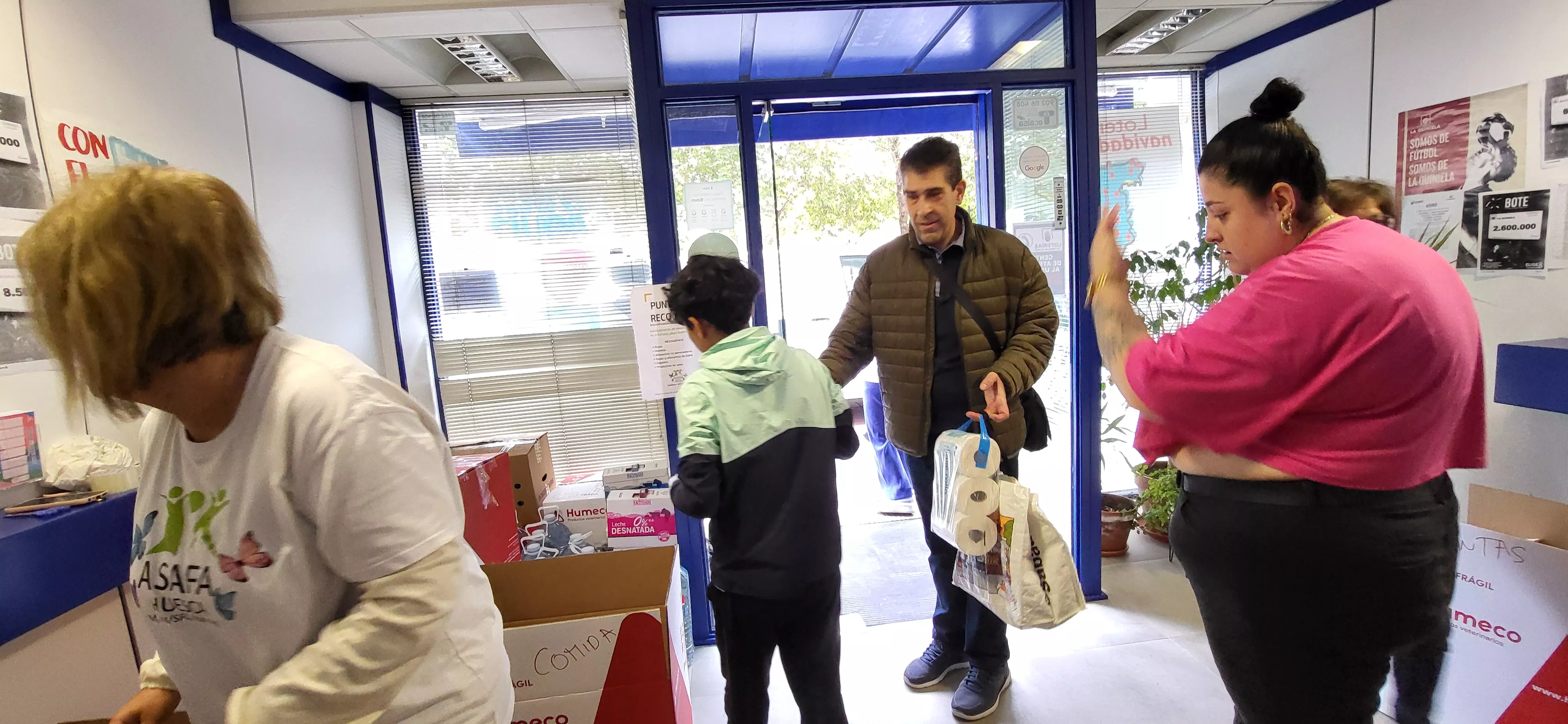 Recogida organizada por Asafa para los damnificados por la dana en Valencia. Mercedes Manterola