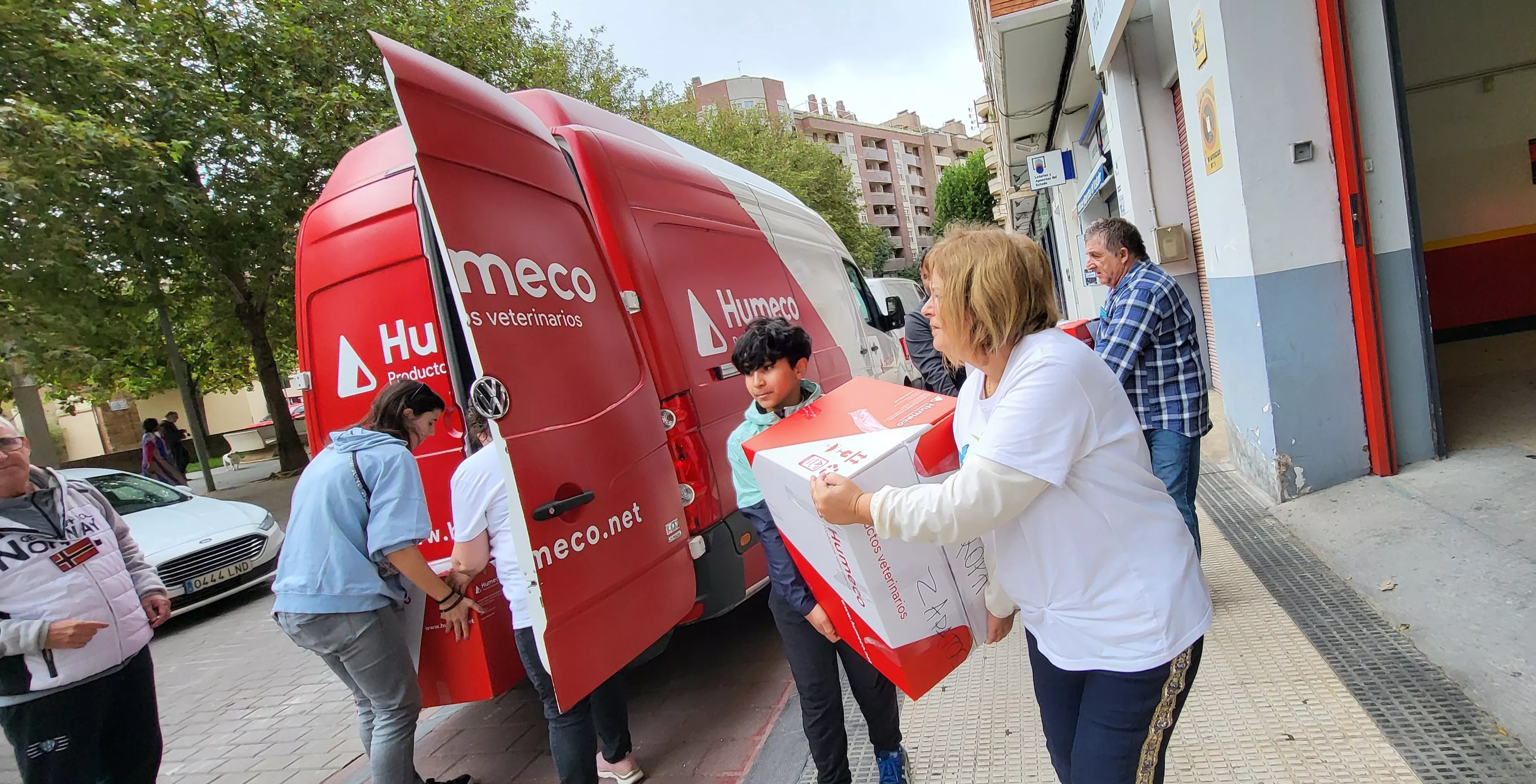 Recogida organizada por Asafa para los damnificados por la dana en Valencia. Mercedes Manterola