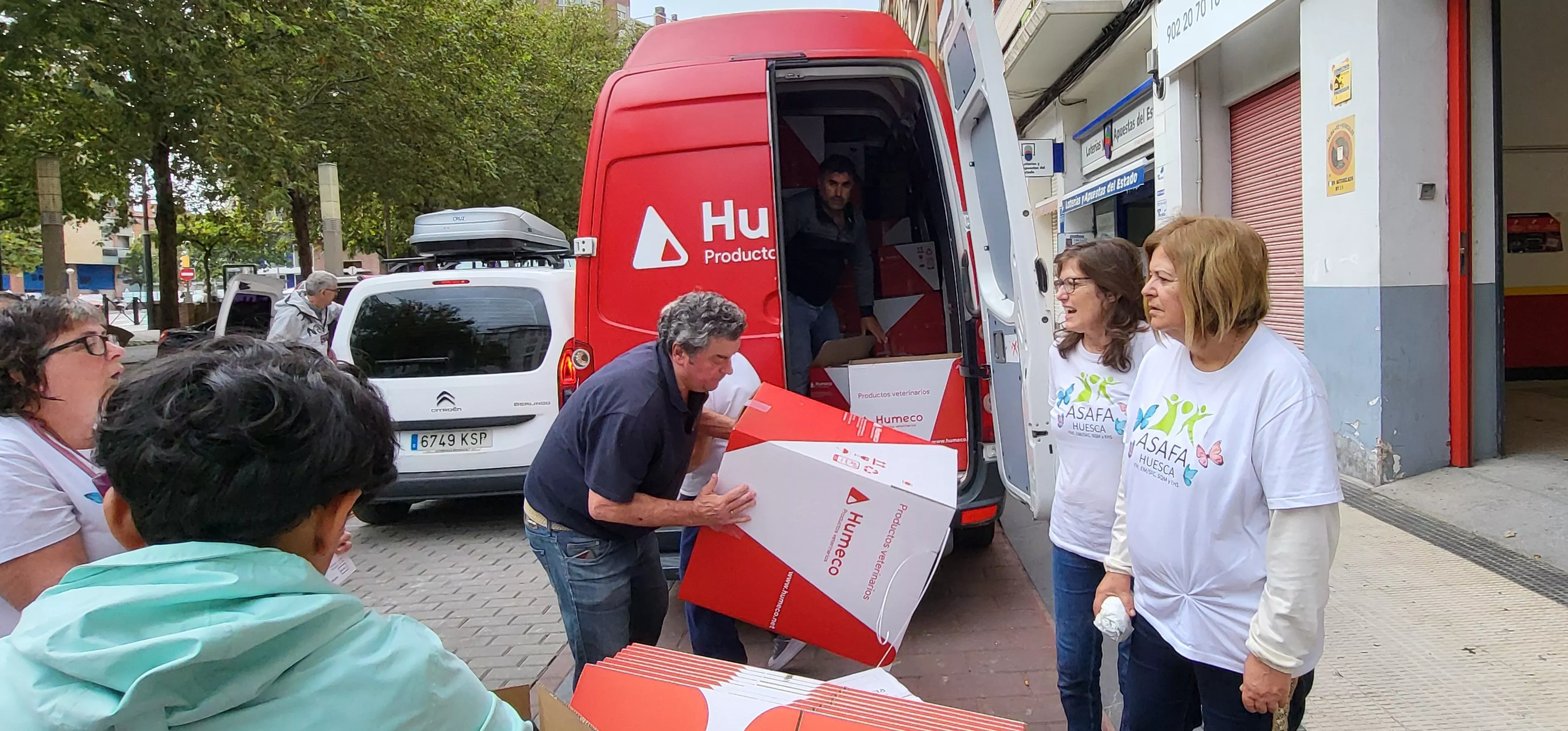 Recogida organizada por Asafa para los damnificados por la dana en Valencia. Mercedes Manterola