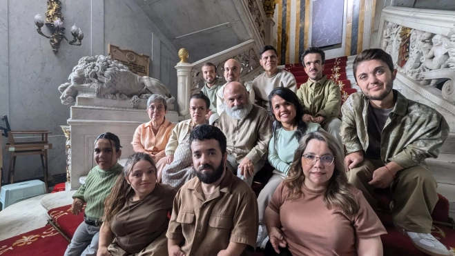 Isabel Porta y el resto de compañeros con los que ha realizado el spot para ADEE. Isabel Porta y el resto de compañeros con los que ha realizado el spot para ADEE.