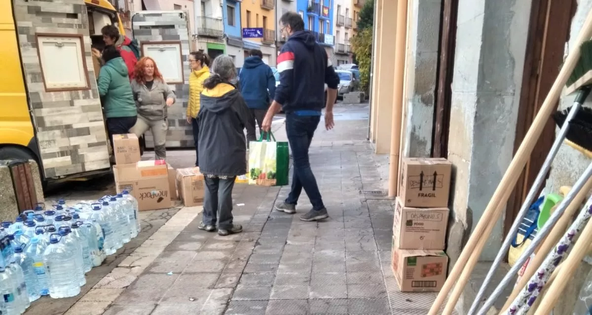 Trabajos para ordenar una de las furgonetas en Graus. Trabajos para ordenar una de las furgonetas en Graus.