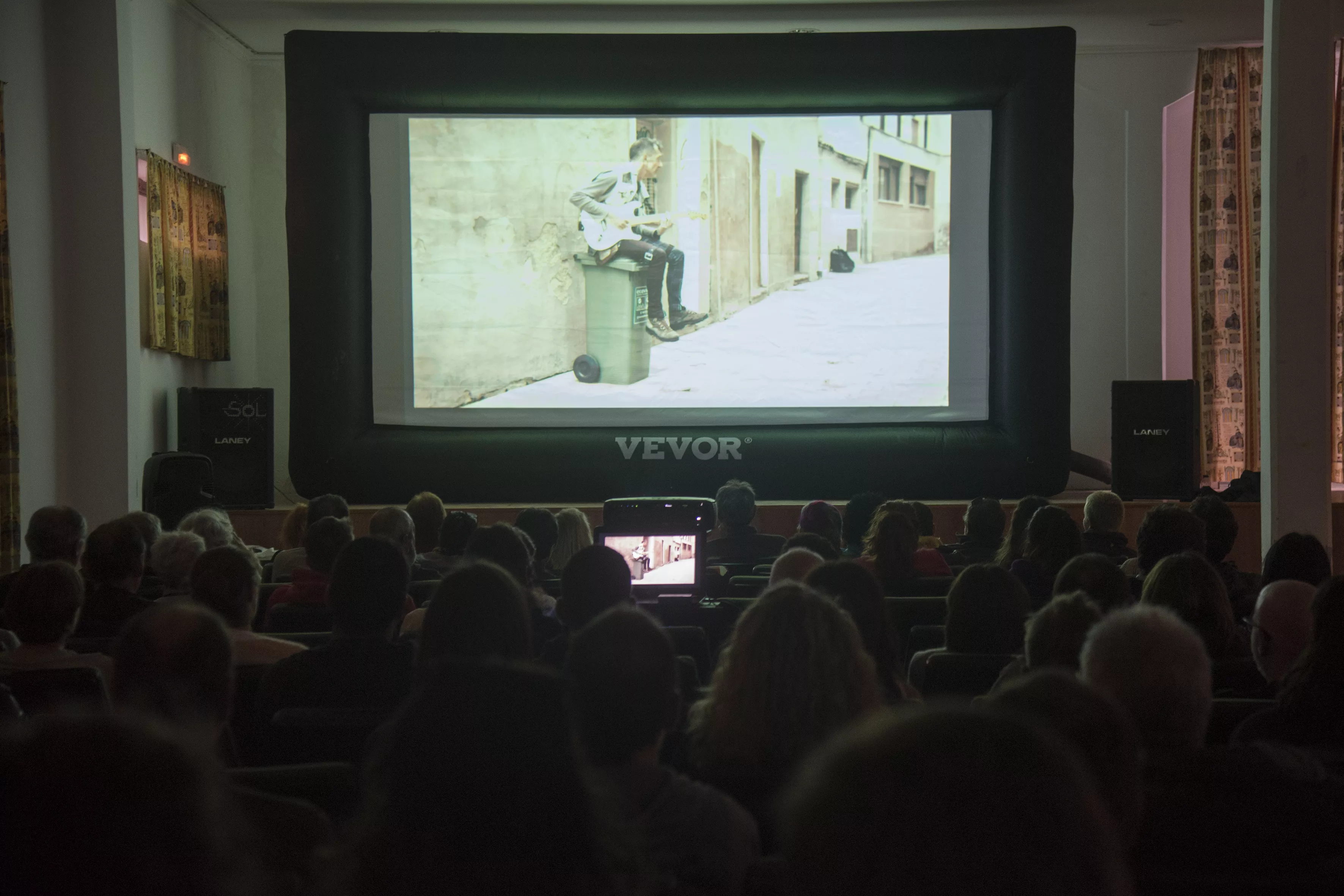 Actividad del Festival Extrarradios el sábado en Ayerbe. Foto Javier Blasco