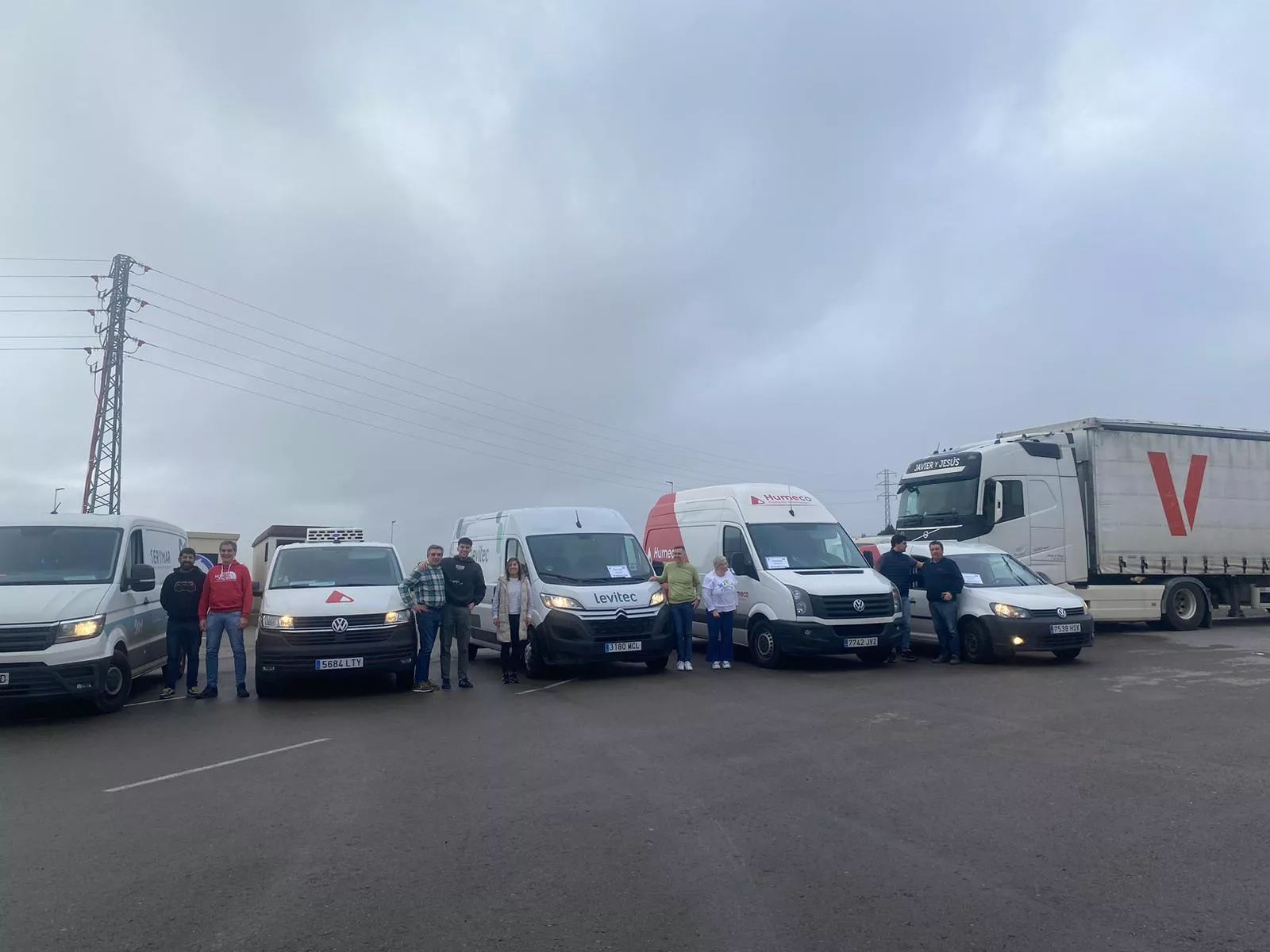 La flota de camiones que ha partido de Huesca con destino a Valencia.