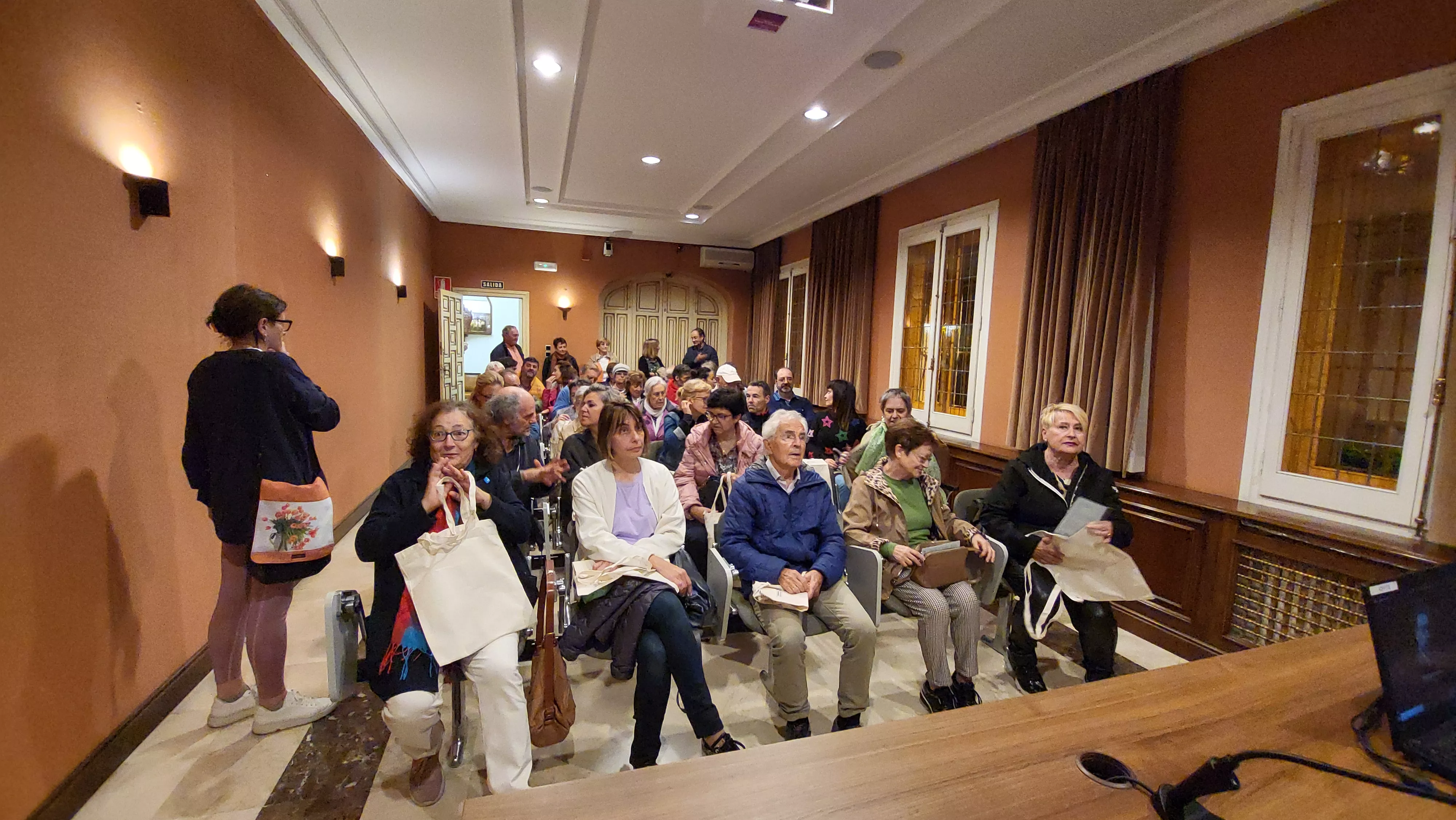 Visita guiada al Instituto de Estudios Altoaragoneses en la celebración de su 75 aniversario. Foto Mercedes Manterola