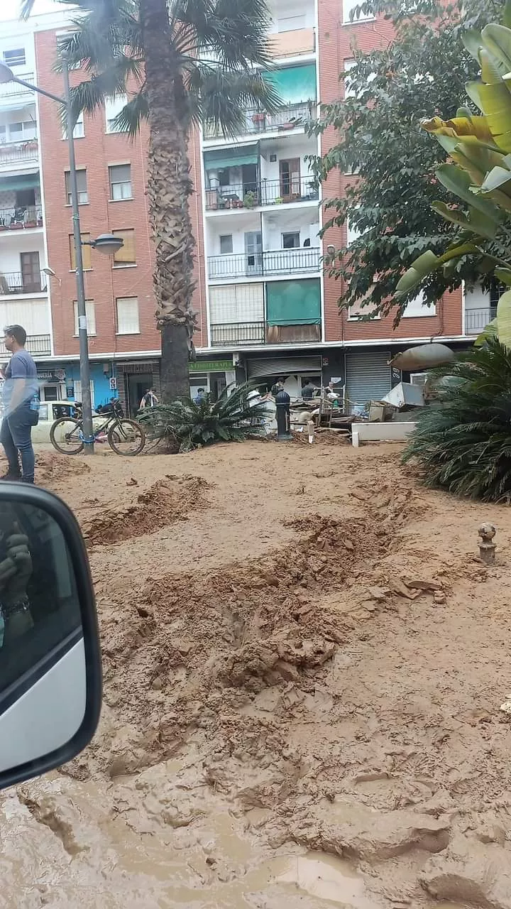 Asafa Huesca y el resto del convoy de ayuda para Valencia.