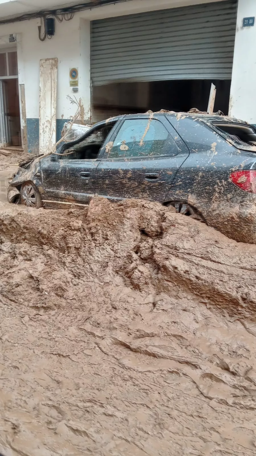 Asafa Huesca y el resto del convoy de ayuda para Valencia.
