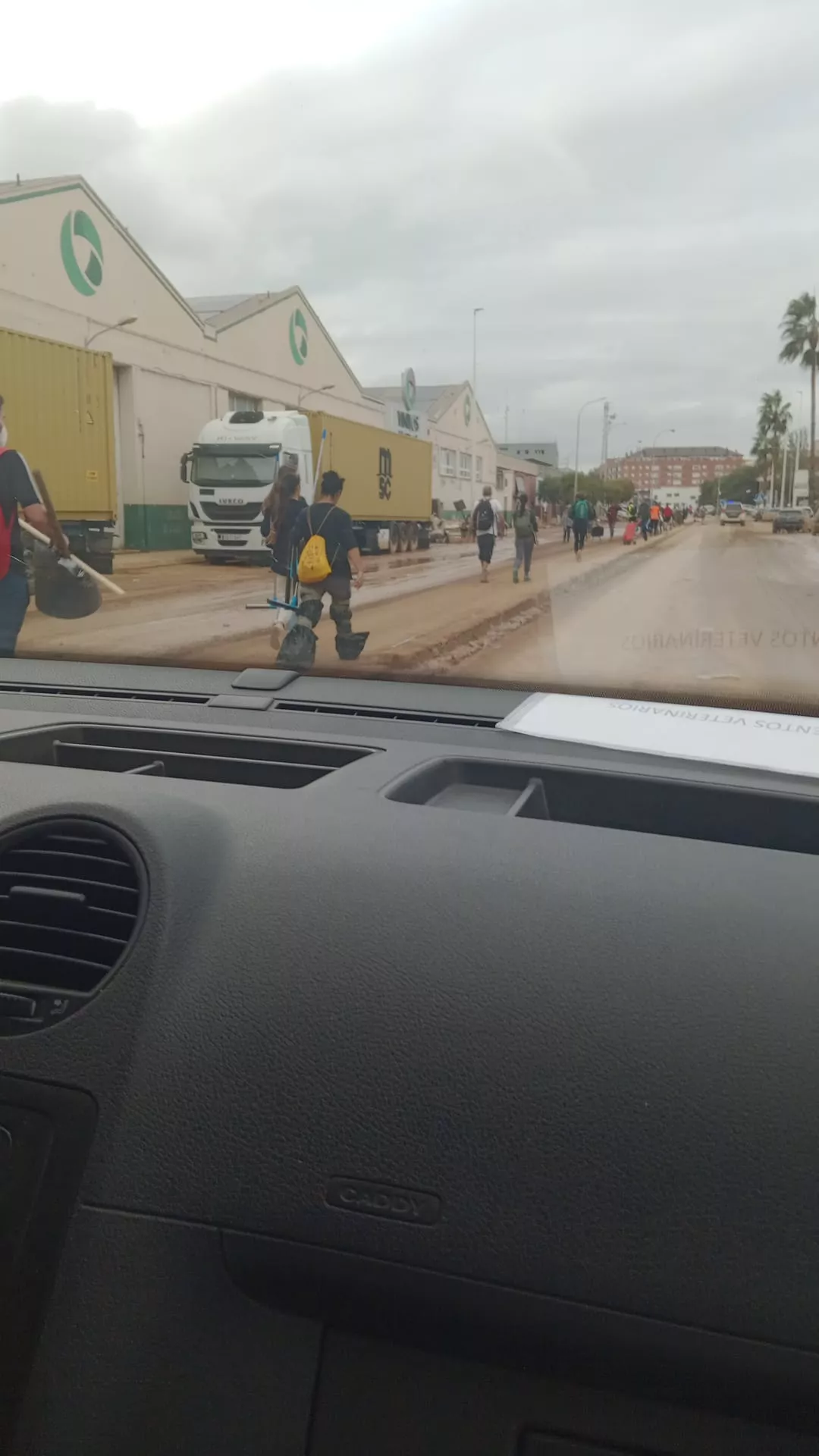 Asafa Huesca y el resto del convoy de ayuda para Valencia.