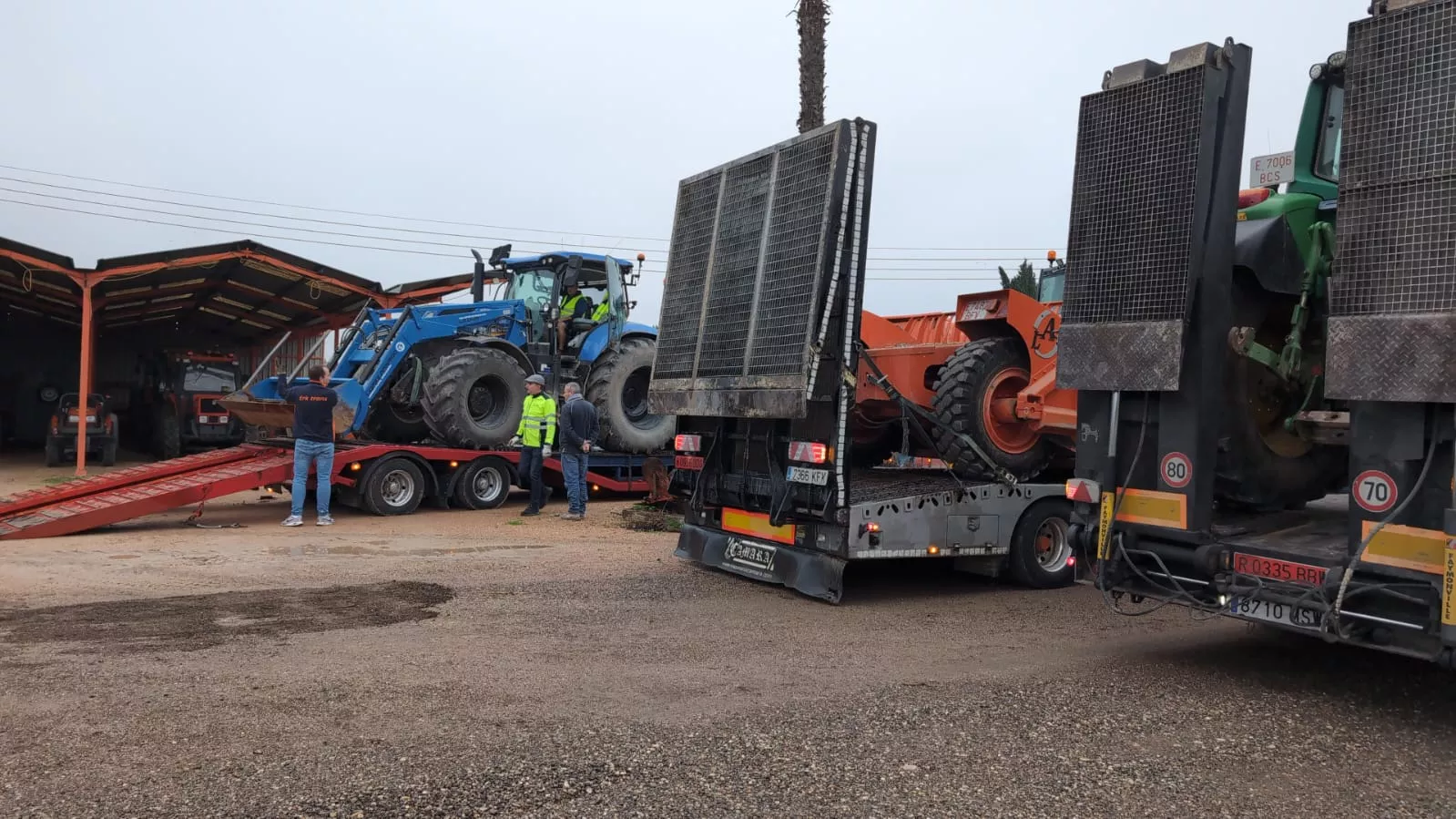 Tractores de Aega para combatir los efectos de la dana
