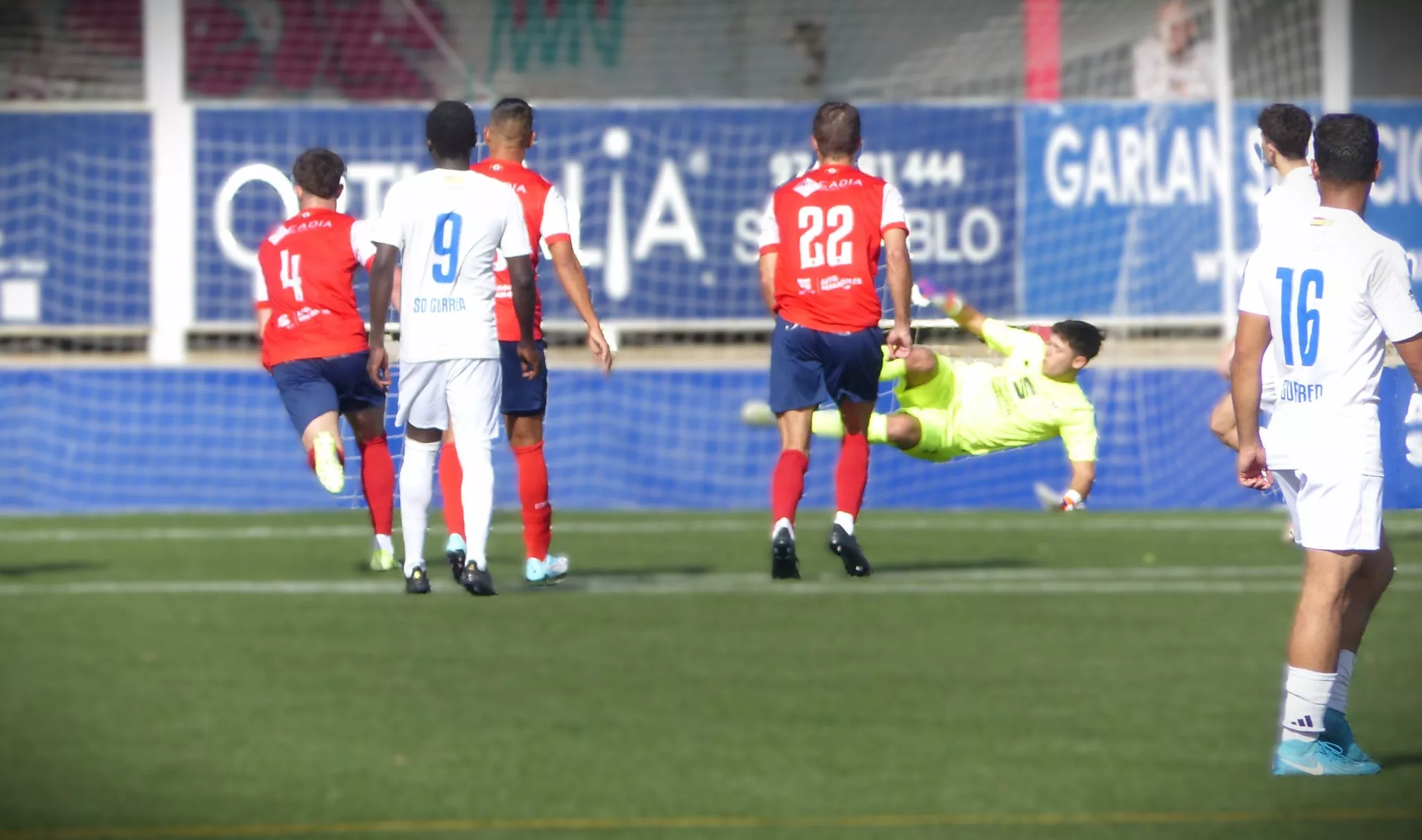 Penalti transformado por Calvo para el Gurrea en su victoria en Sabiñánigo. Regional Preferente: Robres y Peña Ferranca siguen con su buena dinámica. Foto: Facebook Noticias Cantera