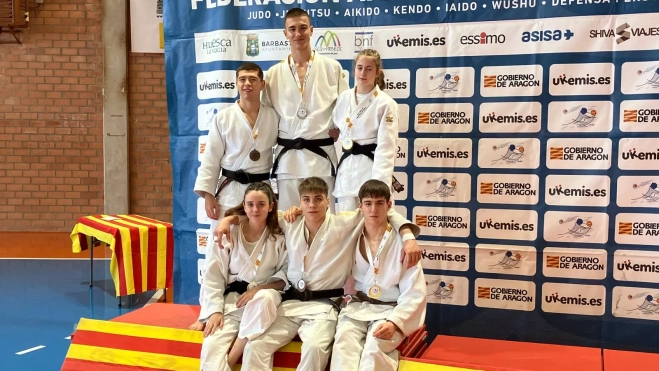 Los seis medallistas del CJ Binéfar Los seis medallistas del CJ Binéfar