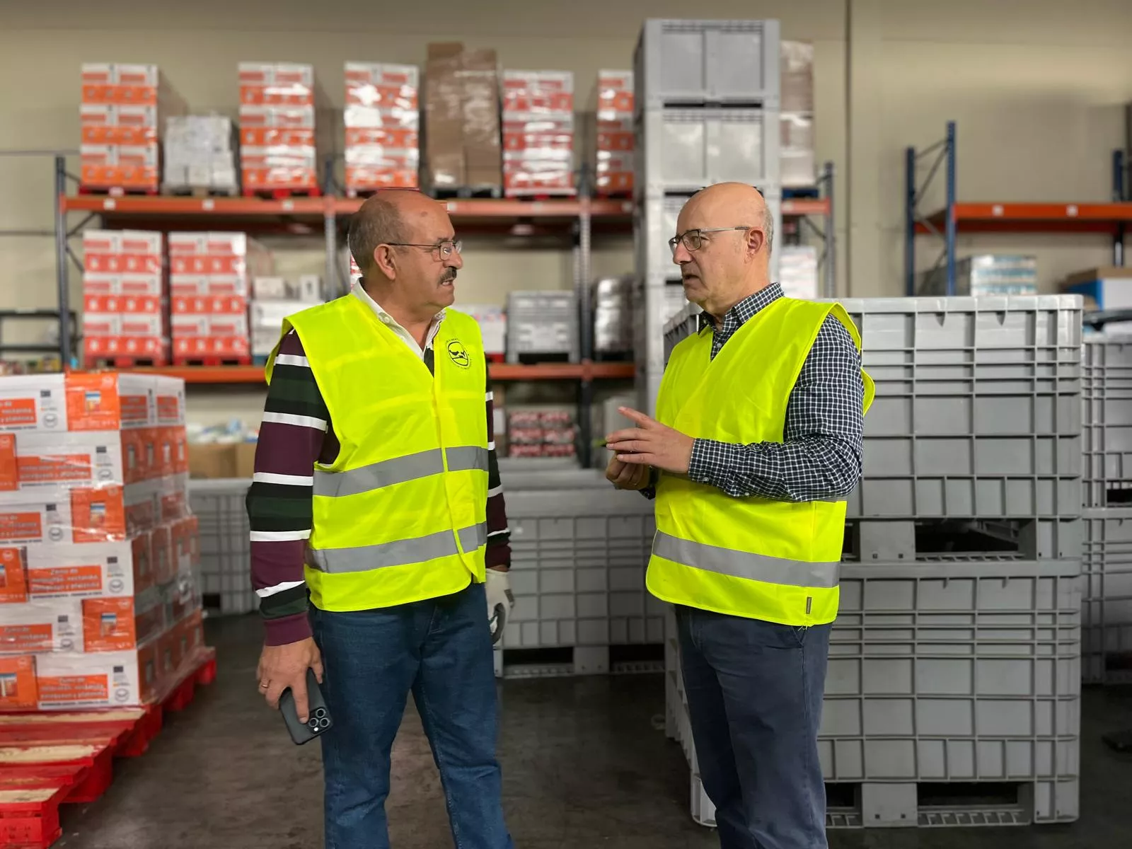 Banco de Alimentos de Huesca recogiendo ayuda para Valencia. Foto Myriam Martínez
