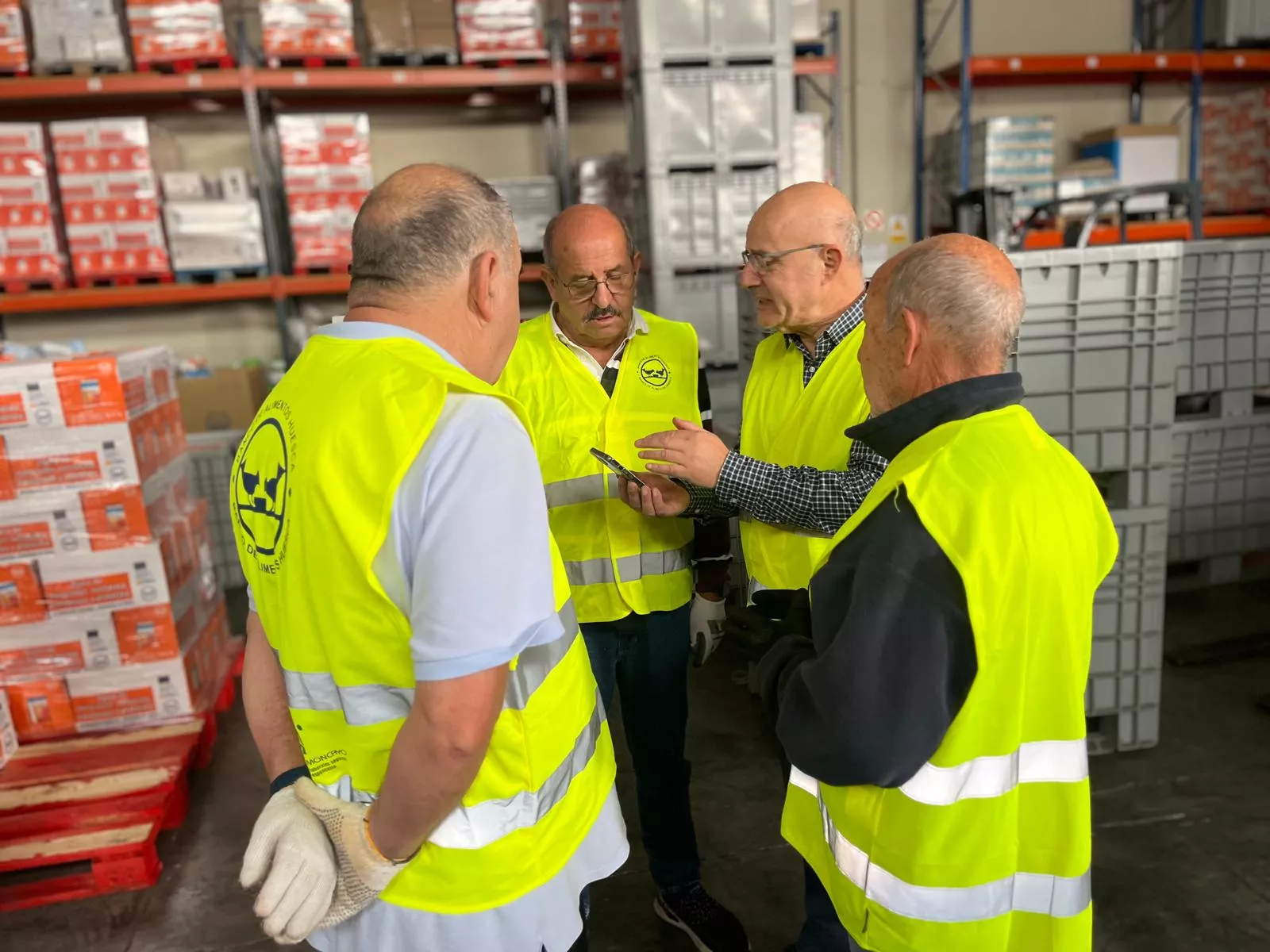 Banco de Alimentos de Huesca recogiendo ayuda para Valencia. Foto Myriam Martínez