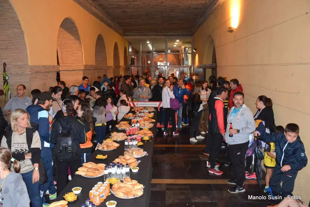 Al final, merienda para todos. Foto Manolo Susín