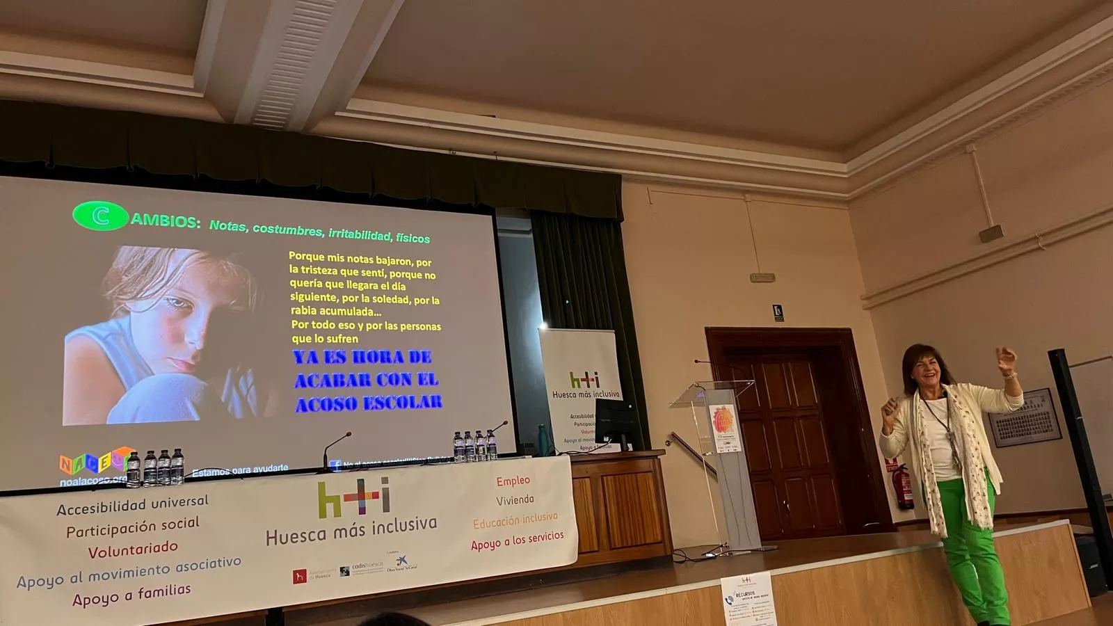 Ponencia de Carmen Cabestany en la jornada “Educación inclusiva y acoso escolar”. Foto Mercedes Manterola