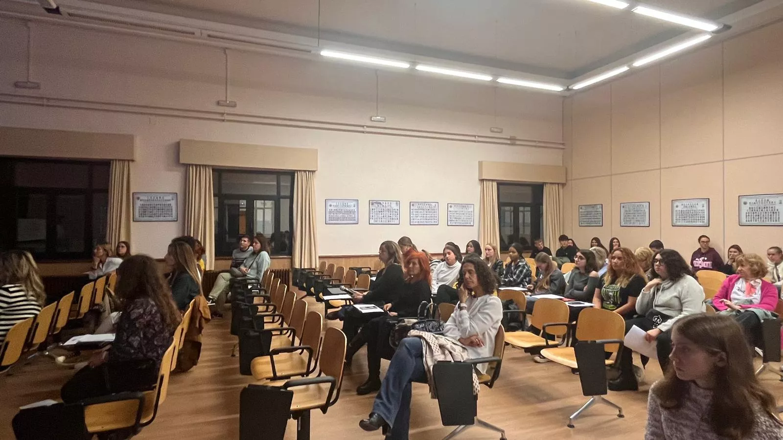 Ponencia de Carmen Cabestany en la jornada “Educación inclusiva y acoso escolar”. Foto Mercedes Manterola