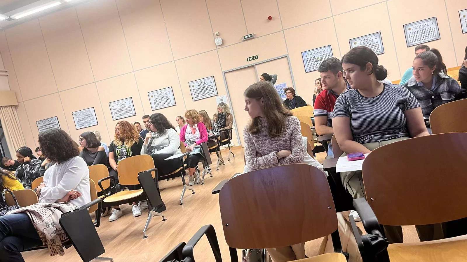 Ponencia de Carmen Cabestany en la jornada “Educación inclusiva y acoso escolar”. Foto Mercedes Manterola