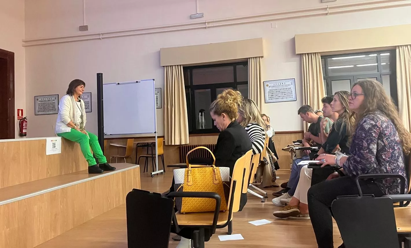 Ponencia de Carmen Cabestany en la jornada “Educación inclusiva y acoso escolar”. Foto Mercedes Manterola
