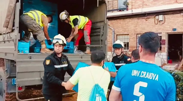 Teniente coronel Ángel Martínez Puy en pleno trabajo de la UME en la zona de la dana