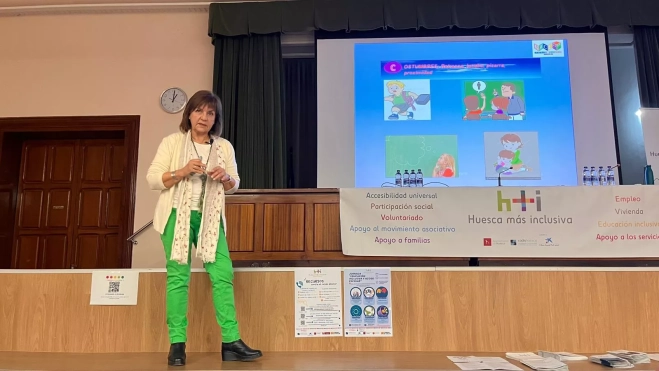 Carmen Cabestany durante su ponencia en el Campus de Huesca. Foto Mercedes Manterola Carmen Cabestany durante su ponencia en el Campus de Huesca. Foto Mercedes Manterola
