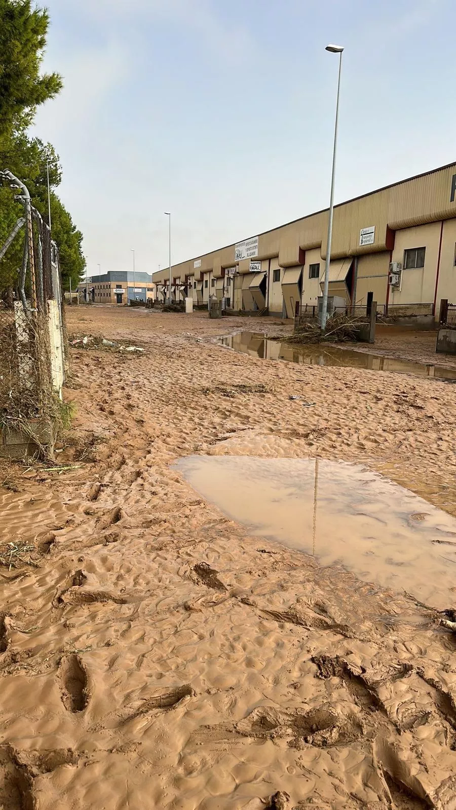 Beniparrell, el pueblo industrial destrozado por la dana y a la que llega la primera ayuda desde Huesca