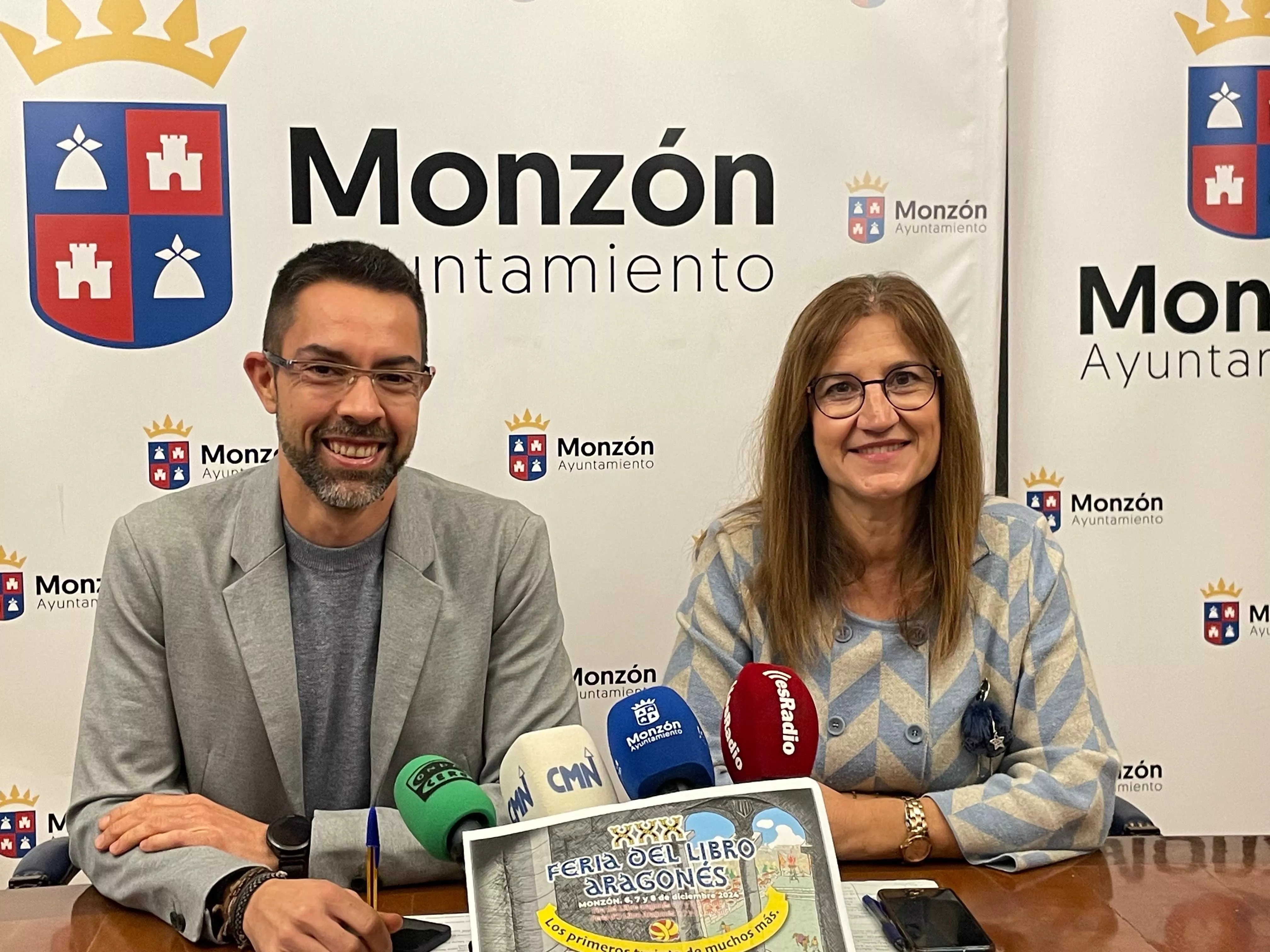 Jairo Sánchez y Olga Asensio en la presentación de la Feria del Libro Aragonés de Monzón