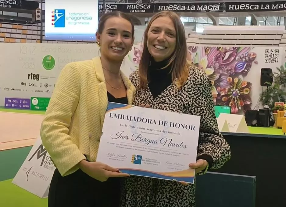 Máfer Lardiés con Inés Bergua, Embajadora de Honor de la Federación Aragonesa de Gimnasia.