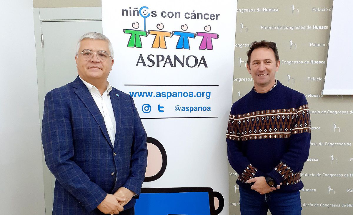 El gerente de Aspanoa, Juan Carlos Acín y Roberto Ciria.