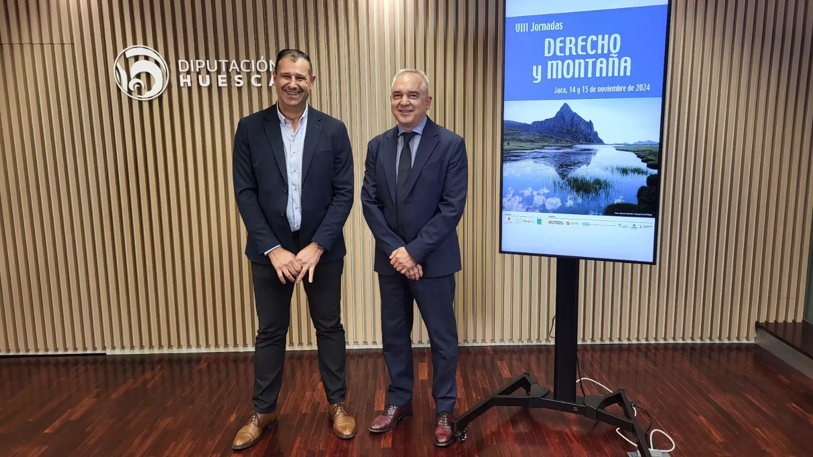 Sergio Serra y José María Orús en la presentación de las VIII Jornadas de Derecho y Montaña de Jaca