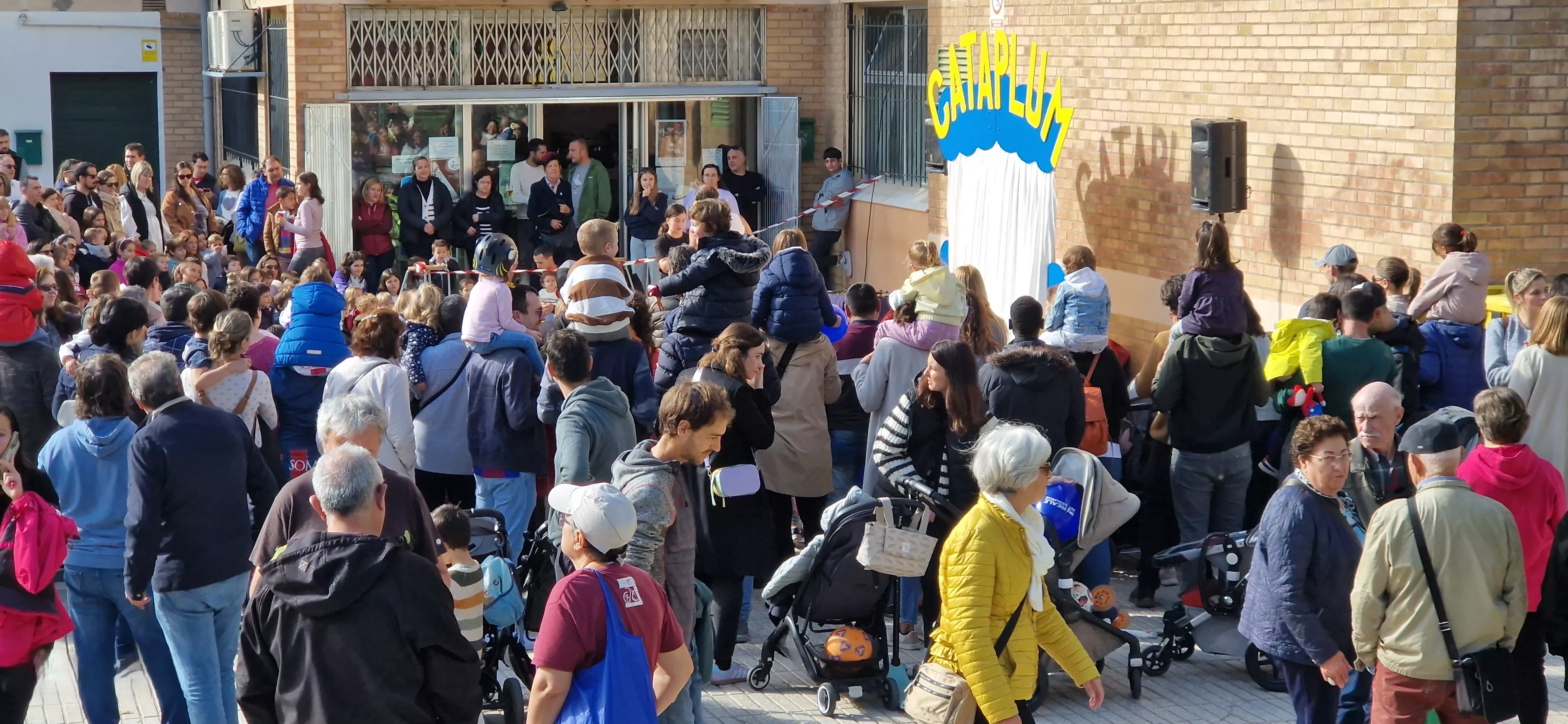 Comienzo de las fiestas del barrio de San Martín. Foto Myriam Martínez 