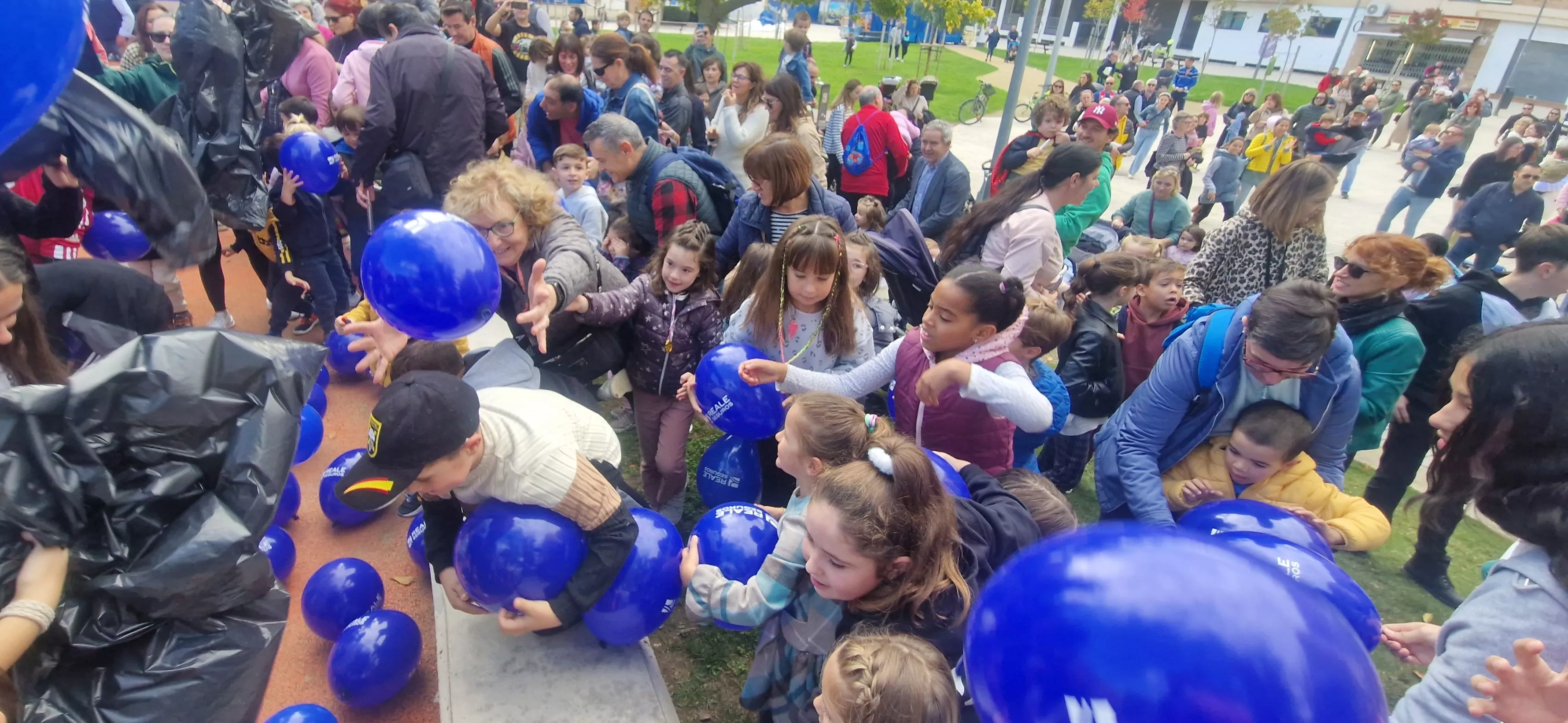 Comienzo de las fiestas del barrio de San Martín. Foto Myriam Martínez 