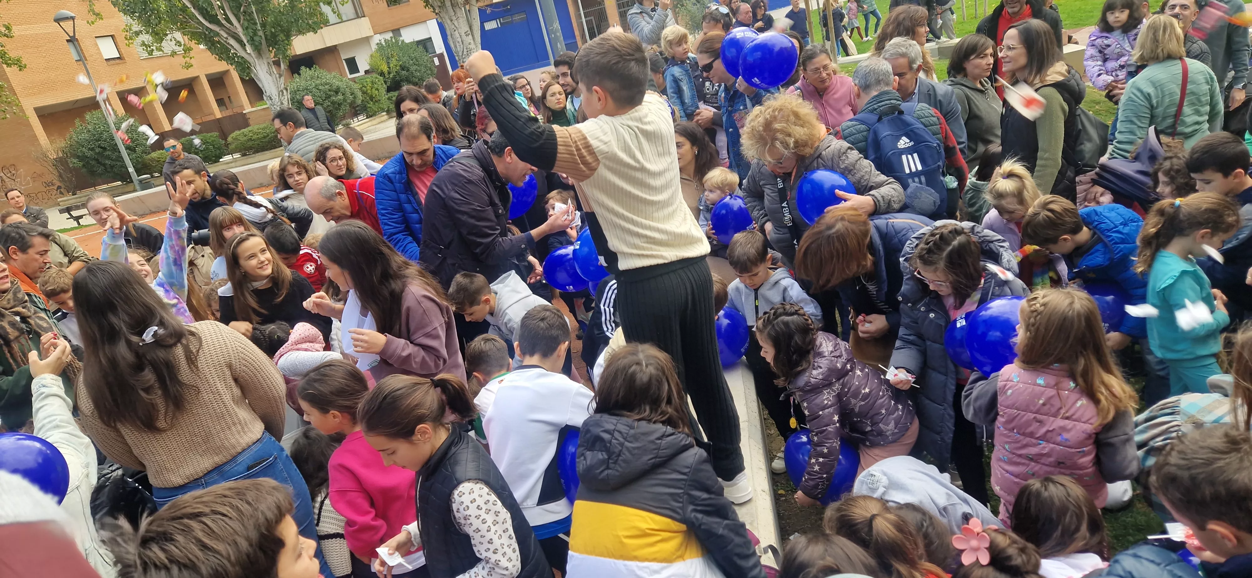 Comienzo de las fiestas del barrio de San Martín. Foto Myriam Martínez 